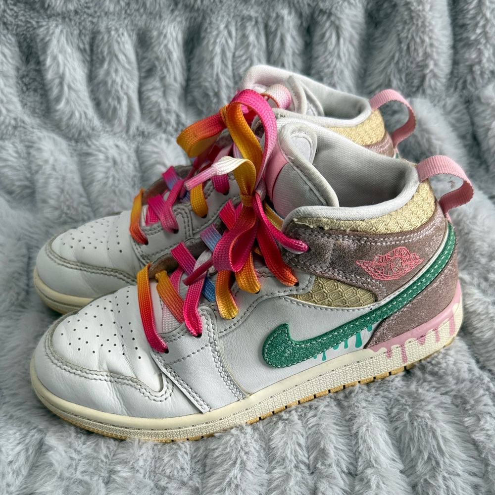 Nike Kids White Sneakers with Rainbow Laces - Picture 4 of 11